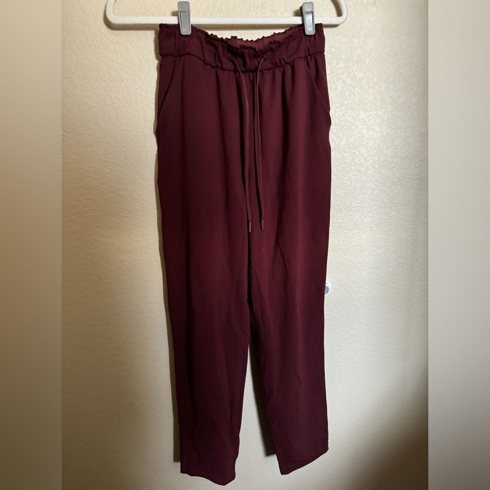 Lululemon Keep Moving‎ 7/8 Pant Size 4 in Red Cassis